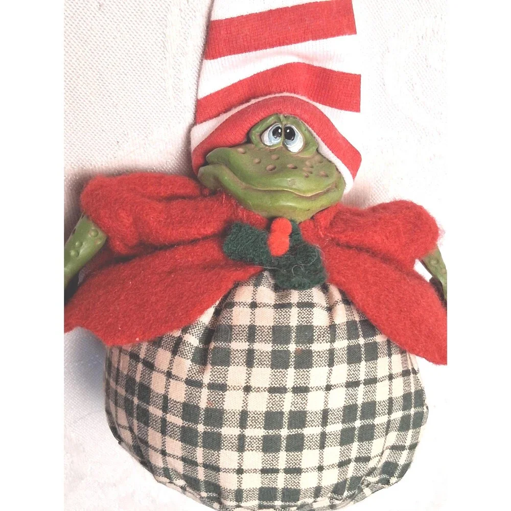 Vintage Berrie Christmas Frog Decoration Country Folks